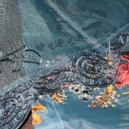 Elegant Grey Embroidered Outfit – Net Dupatta & Cotton Trousers